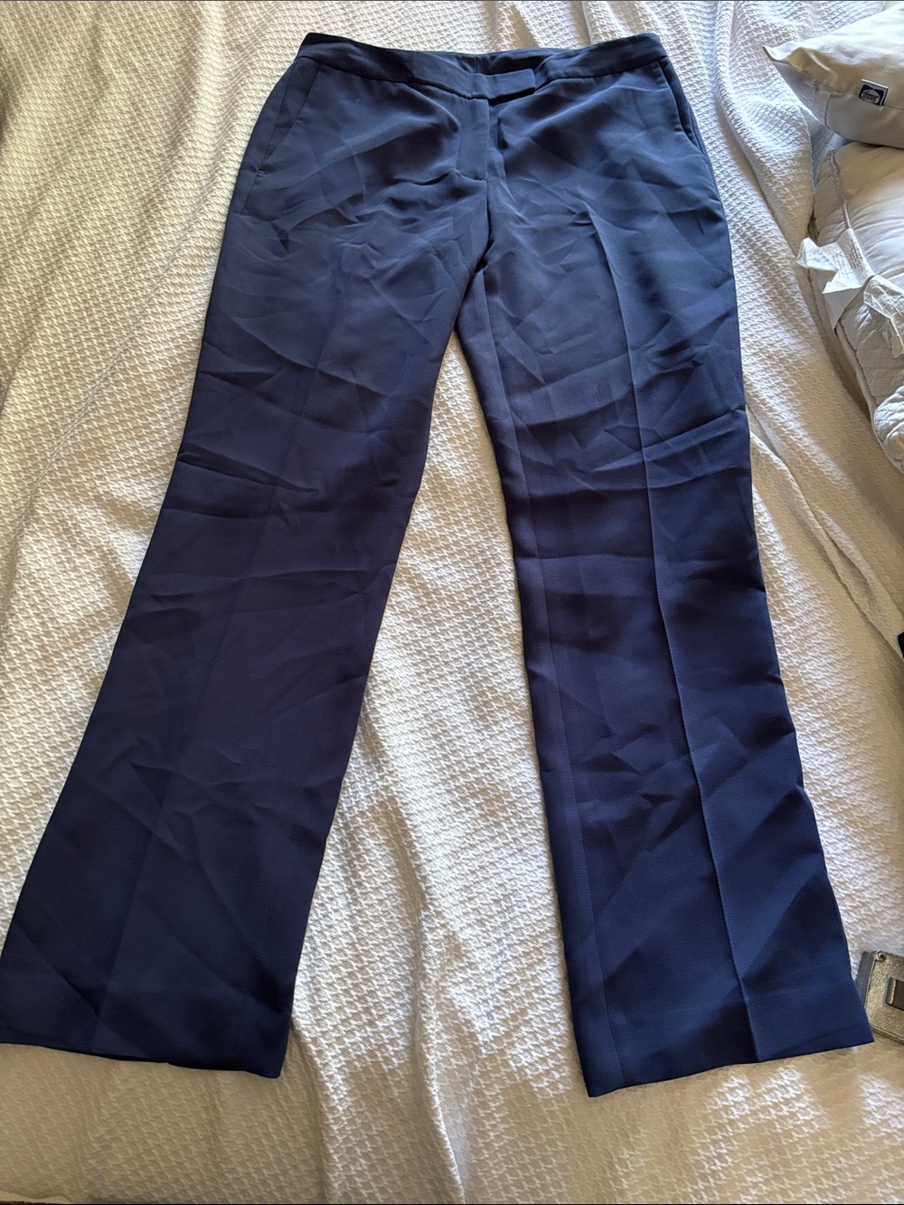 DKNY navy dress pants
Size 8